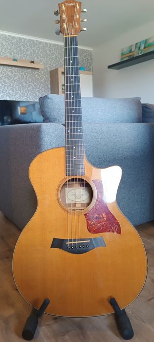Taylor 714ce (cedar top)