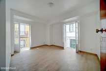 Apartamento T1 sem móveis na Bica