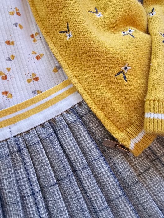 Zestaw na jesień sweterek spódniczka bluzka rozm 116