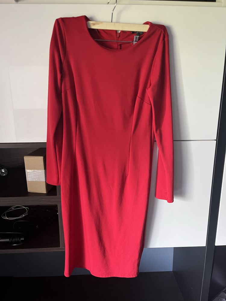 Sukienka midi czerwona esmara
