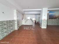 Loja c/ 147m2 p/ comércio, restauração e serviços - Ao Continente Água