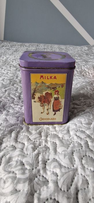 Puszka kolekcjonerska po czekoladkach Milka lata 90