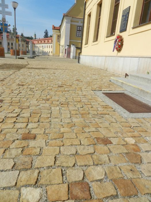 Piaskowiec kostka brukowa z kamienia chodnik ogród