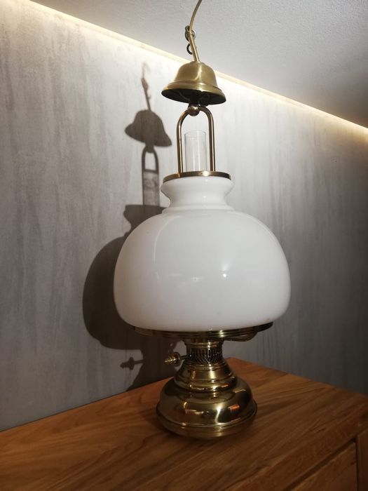 Lampa elektryczna a la naftowa sufitowa