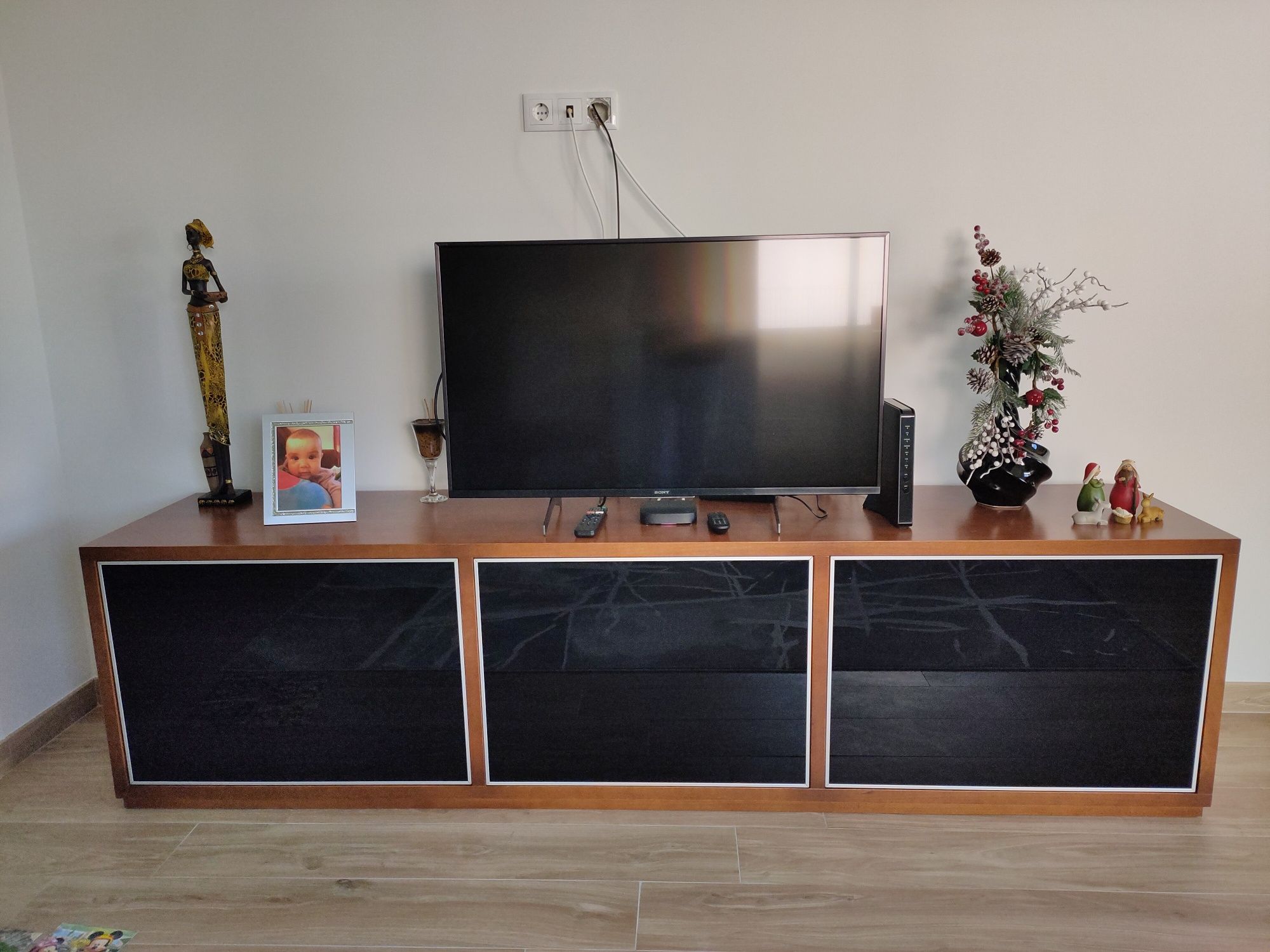 Móvel TV 2.4 metros