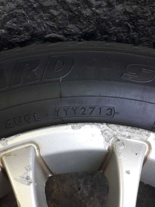 Диски - легкосплавні з резиною R 15. 6 1/2 J×15H2, 5 болтів.