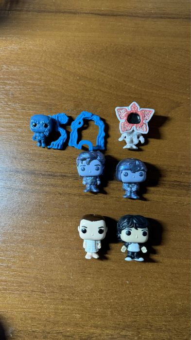 Фігурки kinder joy stranger things очень странные дела