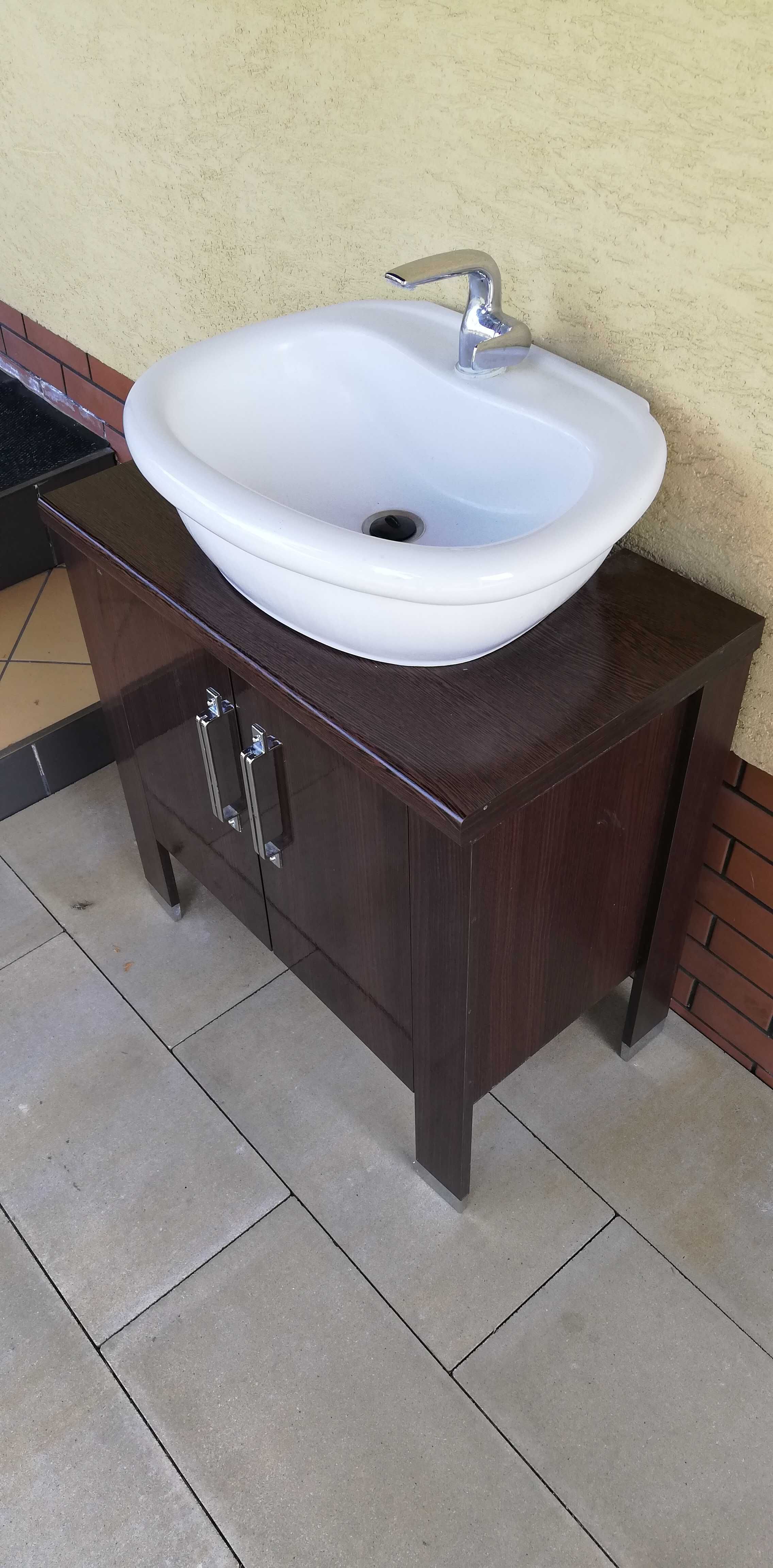 meble łazienkowe szafka pod umywalkę lustro umywalka stolik