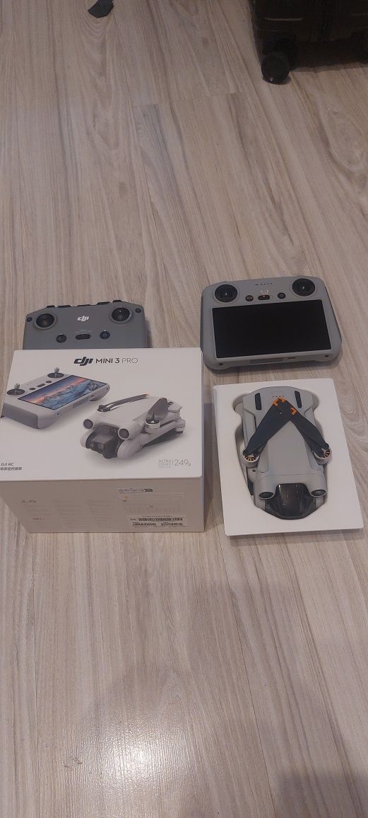 DJI Mini 3 Pro + 2 kontrolery (w tym RC z ekranem) | Stan jak nowy