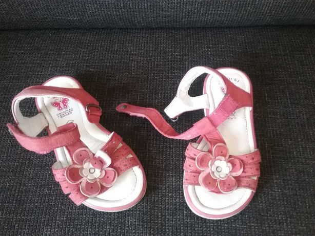 Różowe, skórzane sandałki firmy Lasocki dla dziewczynki, rozmiar 26
