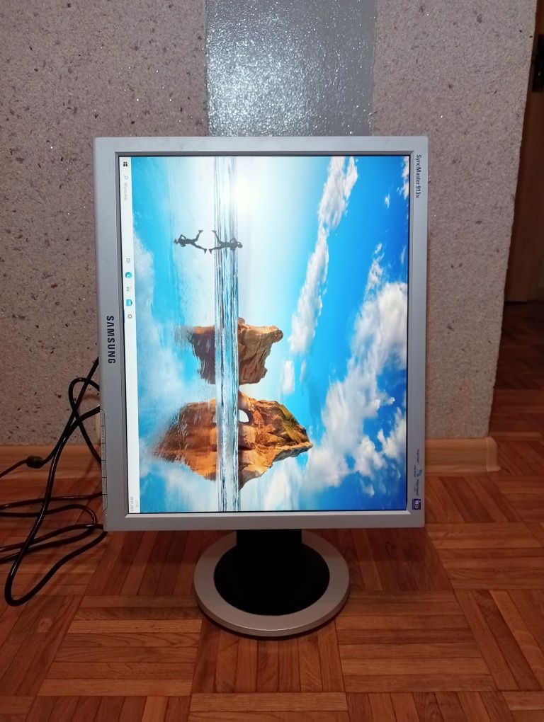Monitor SyncMaster 913 N