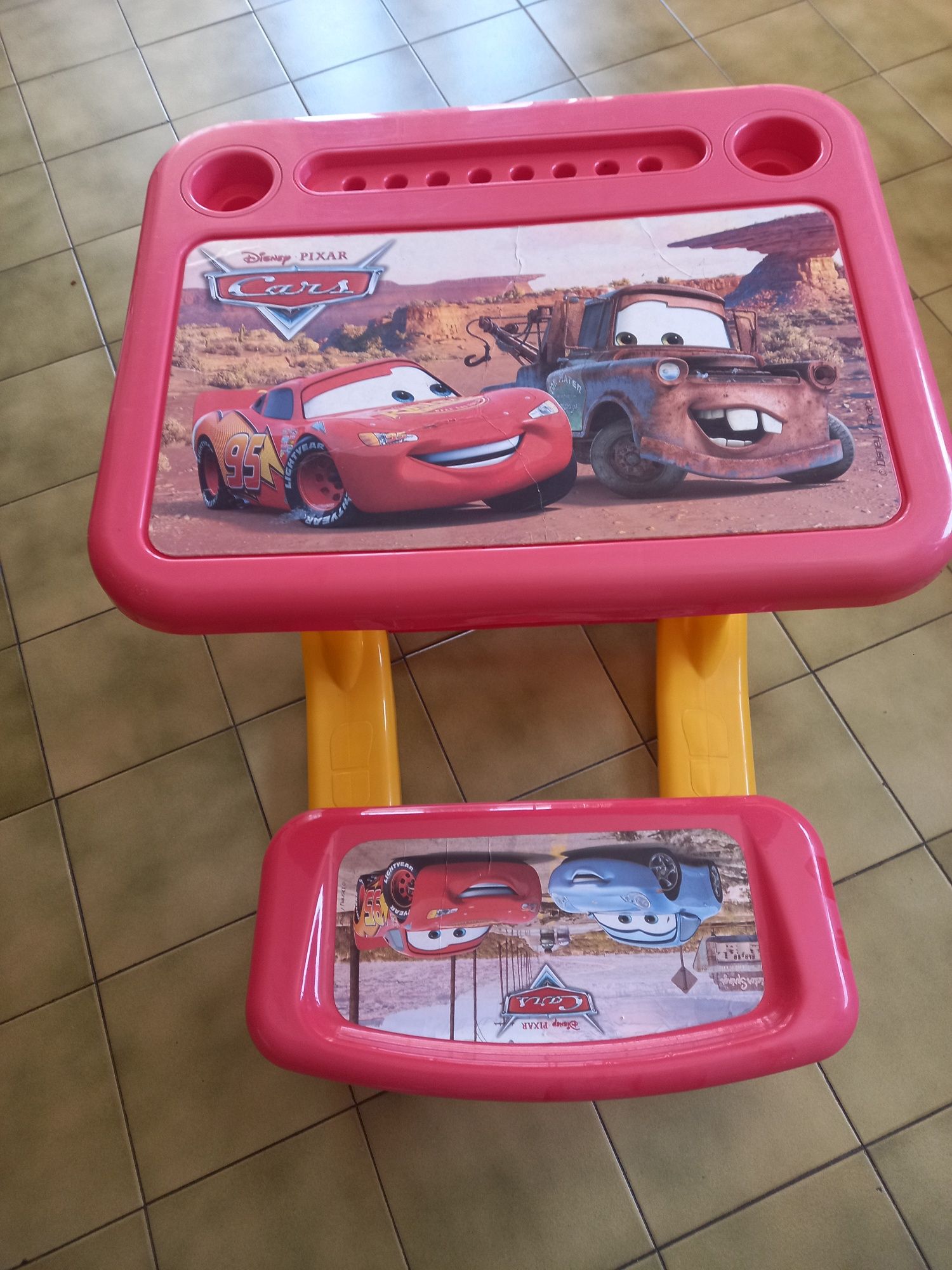 Mesa/Secretária de criança Faísca McQueen