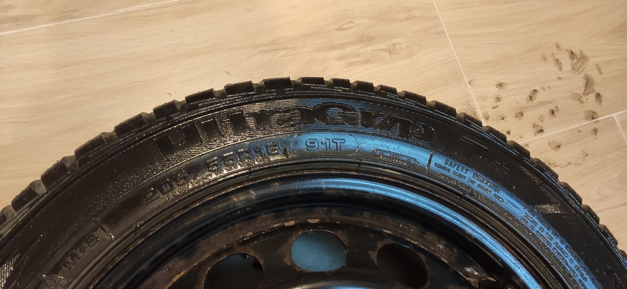Koła zimowe Goodyear Ultragrip z felgami stalowymi