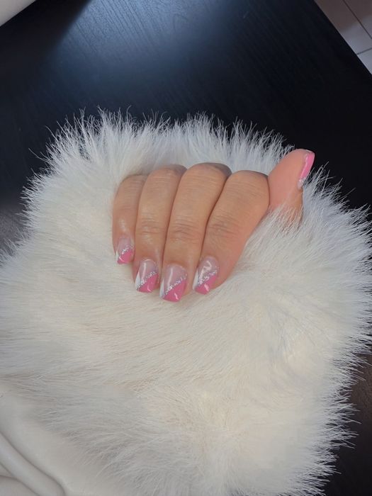 Faço Unhas de gel