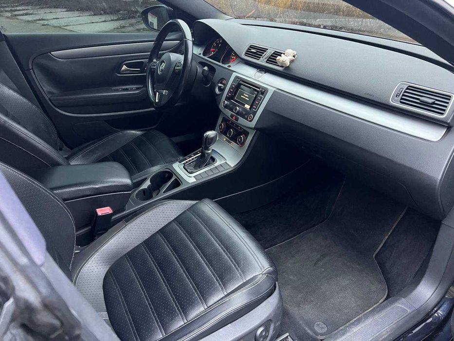 Продам Volkswagen CC 2010, 2.0л, бензин, автомат.