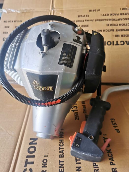 silnik kosiarka kompletny dziala , na czesci