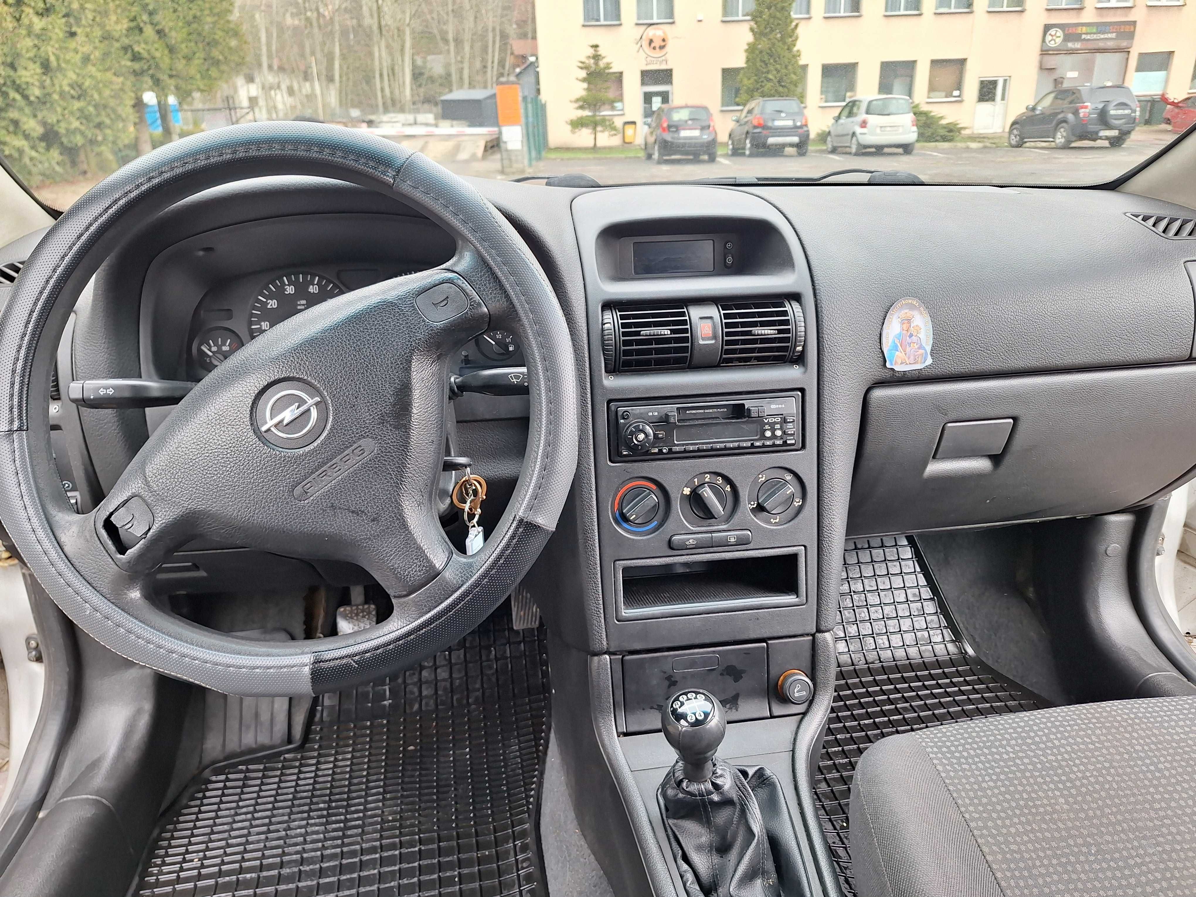 Opel Astra G, 1,4 benzyna, 2004 rok.