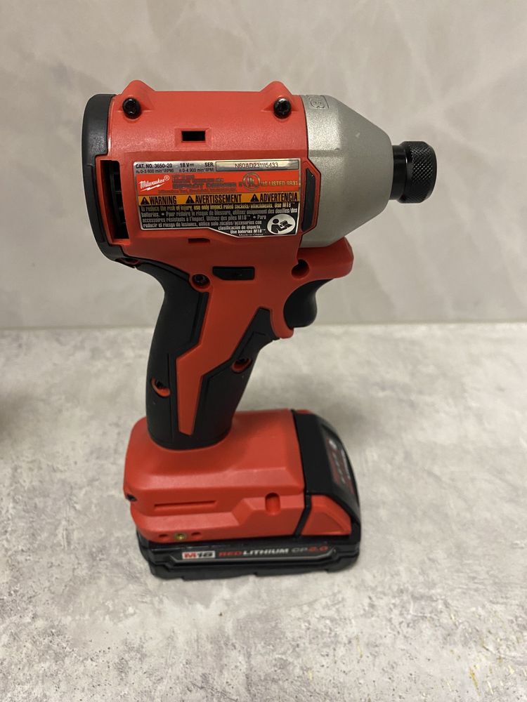 Milwaukee 3692-22CT шуруповерт та імпакт тестований привезено з США