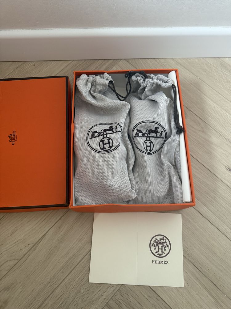 Biale klapki hermes oran