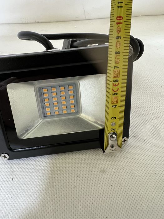 LED Floodlight 20W – Ciepła Barwa, IP65