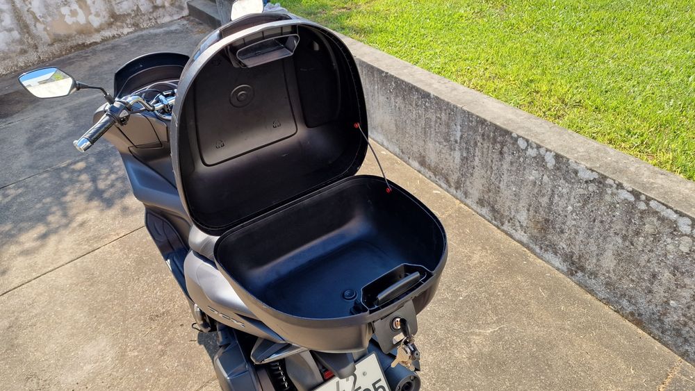 Honda PCX 125 + Mala GIVI 29L