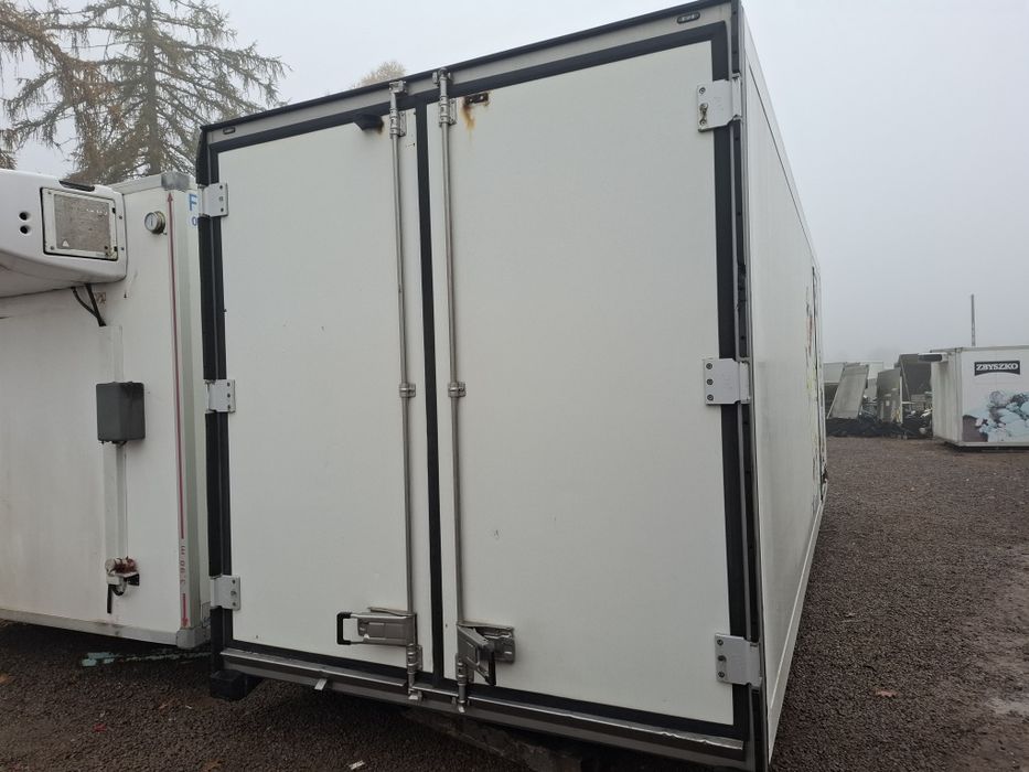 Chłodnia 7.30m szchmit  Magazy Man mercedes inne