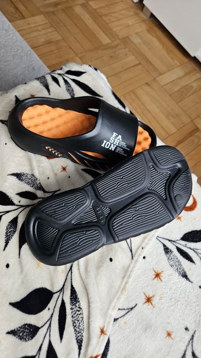 Męskie klapki, basenowe, plażowe z masażem