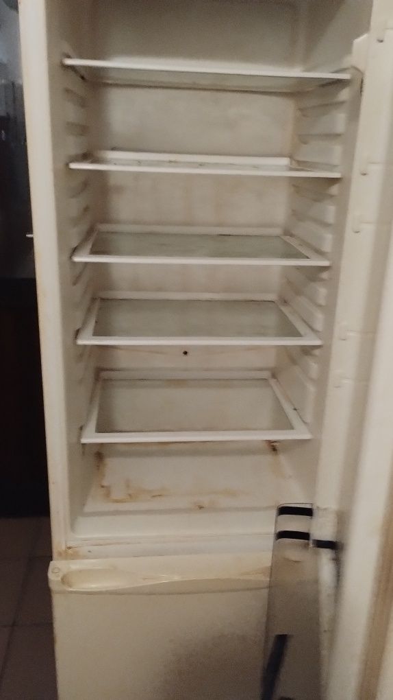 Sprzedam  lodówkę