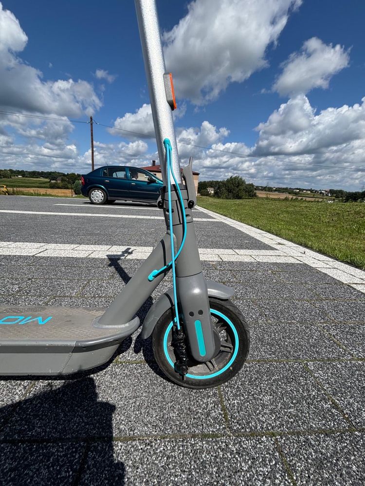Hulajnoga elektryczna MOTUS SCOOTY 10 z kierunkowskazami