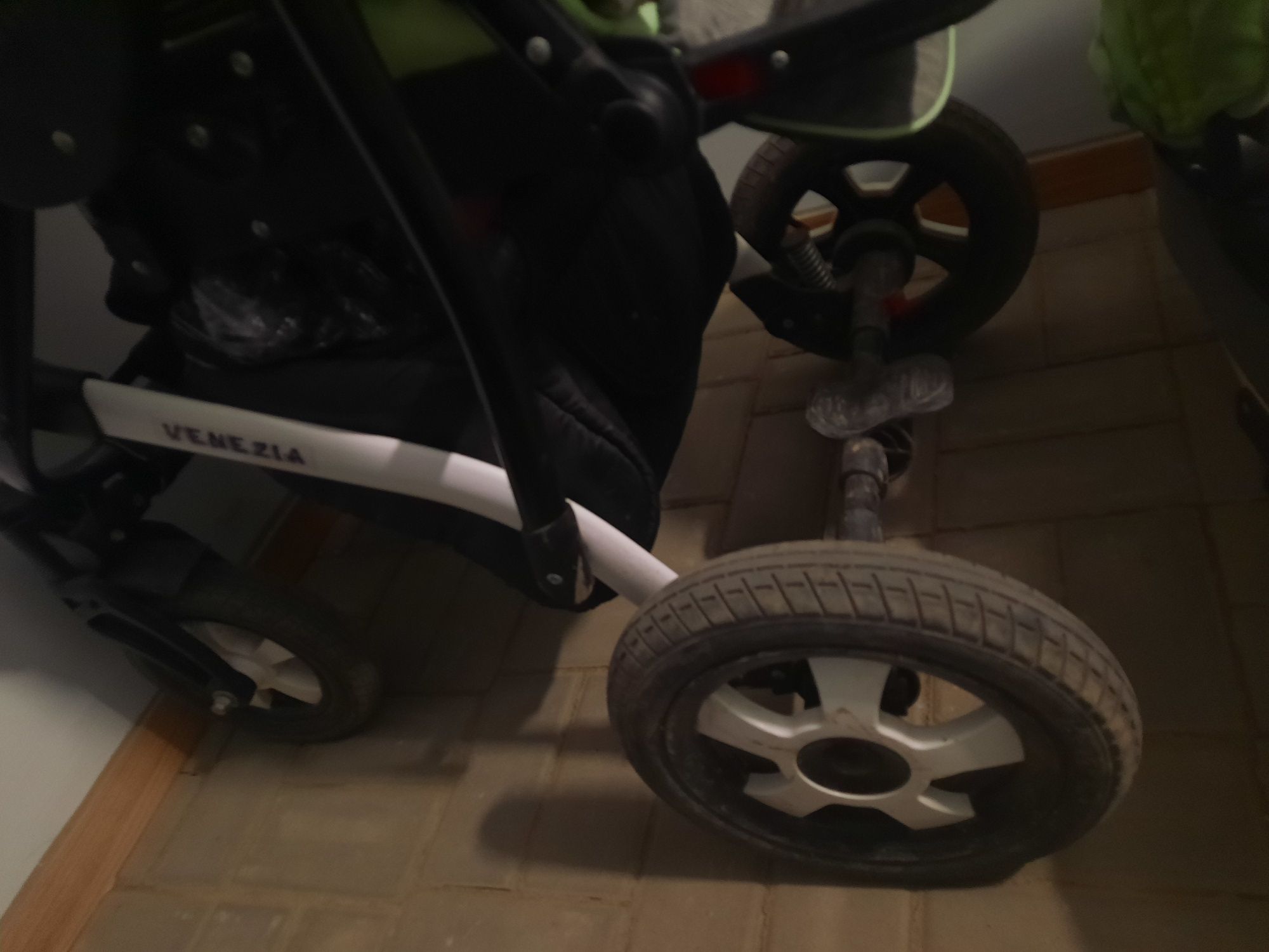 Продам дитячу каляску
