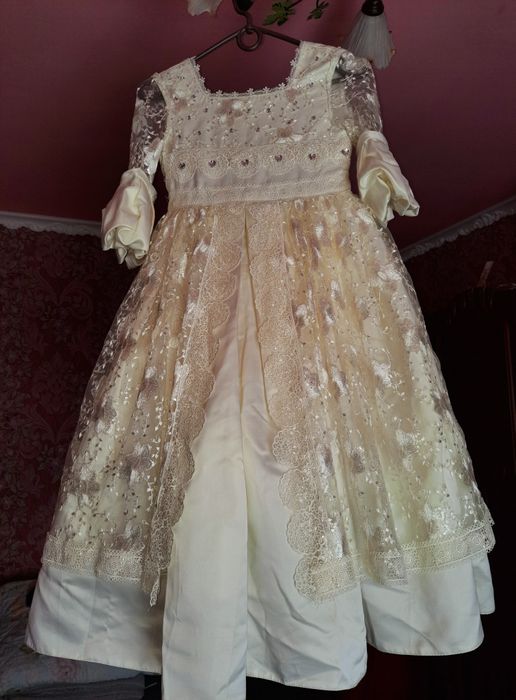 Продам гарну святкову сукню