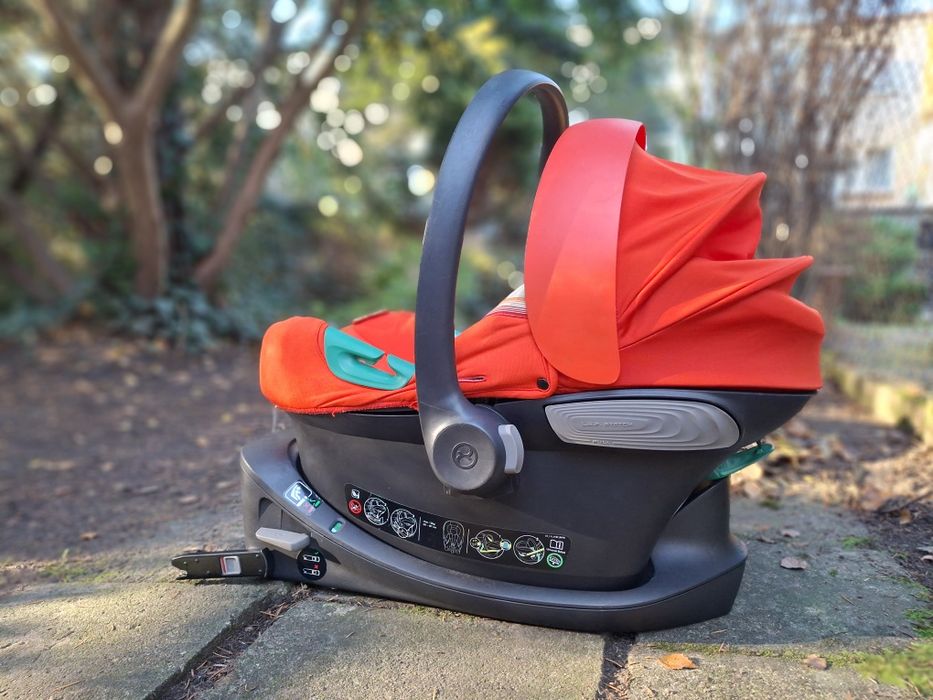 Fotelik nosidełko Cybex Aton B2 z baza isofix