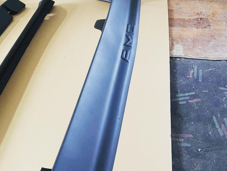 Mercedes R107 dokładka przód