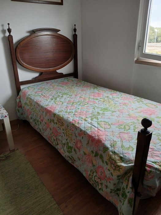 Cama de solteiro com colchão
