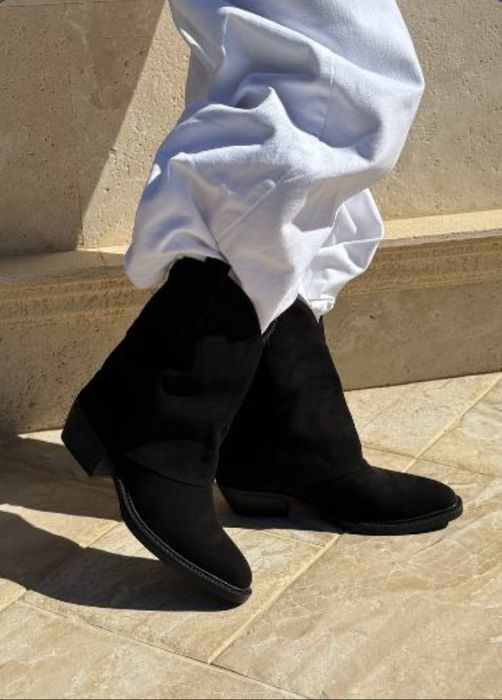 Козаки замшеві чорного кольору