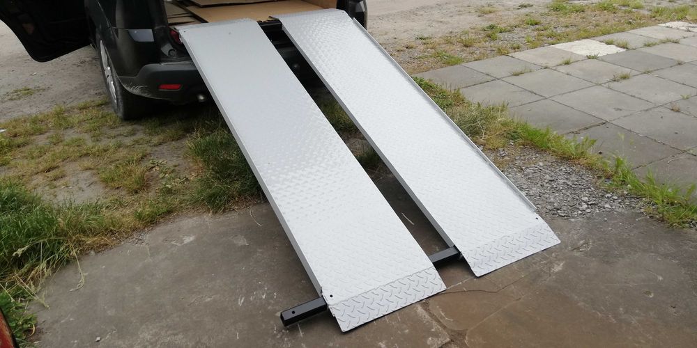 Dwuczęściowy podjazd rampa  najazdowa 220x90 cm. 1 Tona