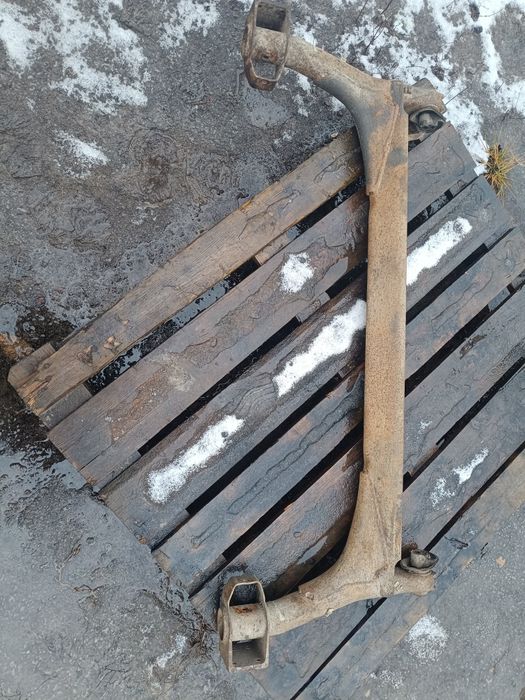 Продам задню балку гольф 2