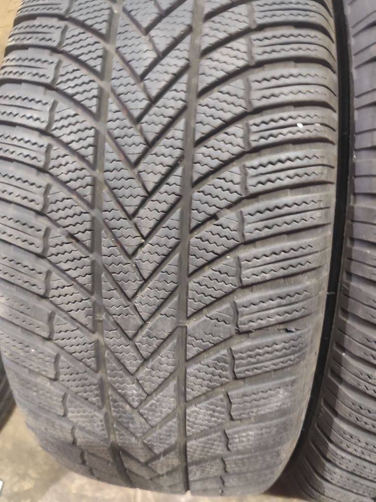 Шини Резина R19(235/55/19) Bridgestone