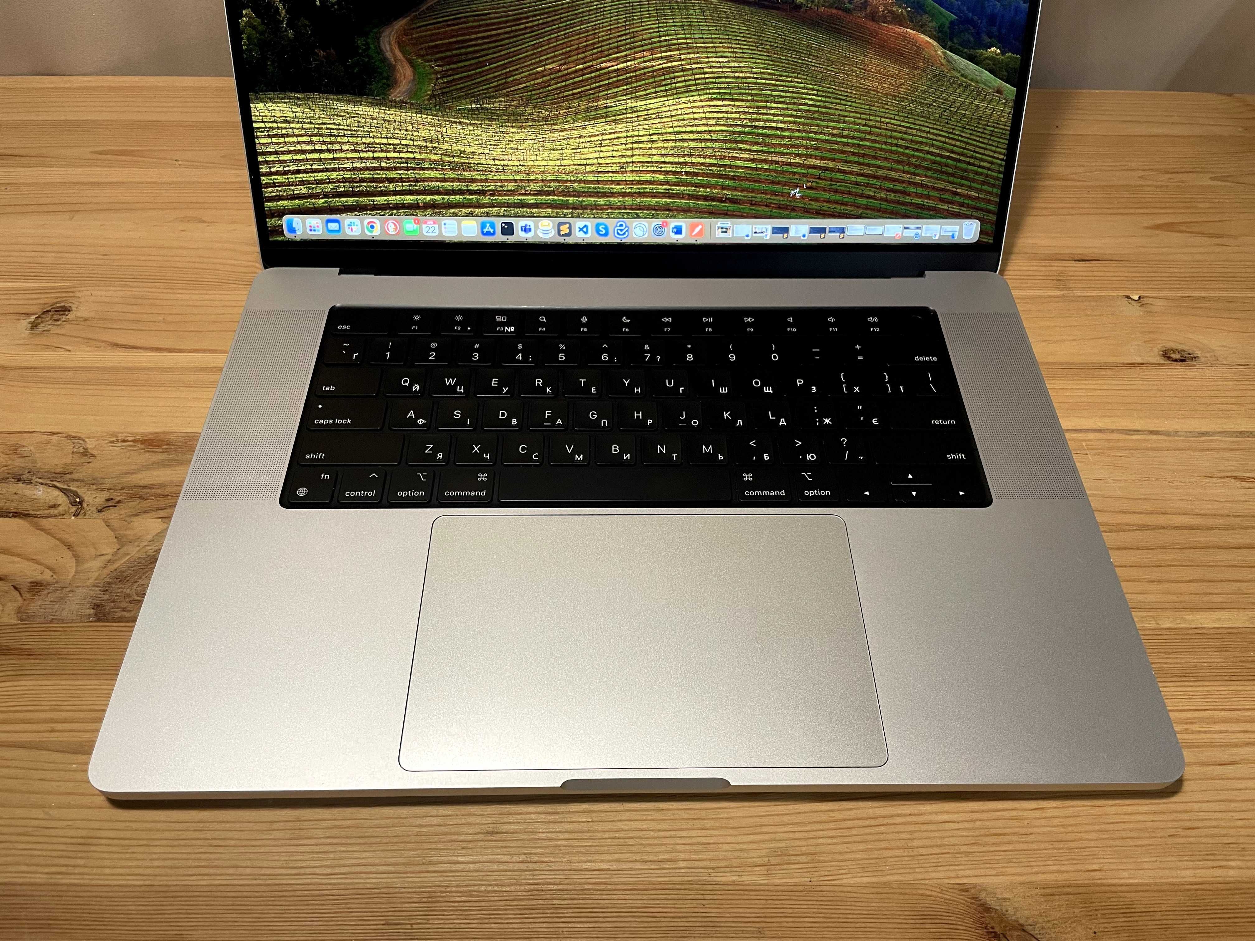 MacBook pro 16, M1 pro, 1TB ssd, 32GB ram