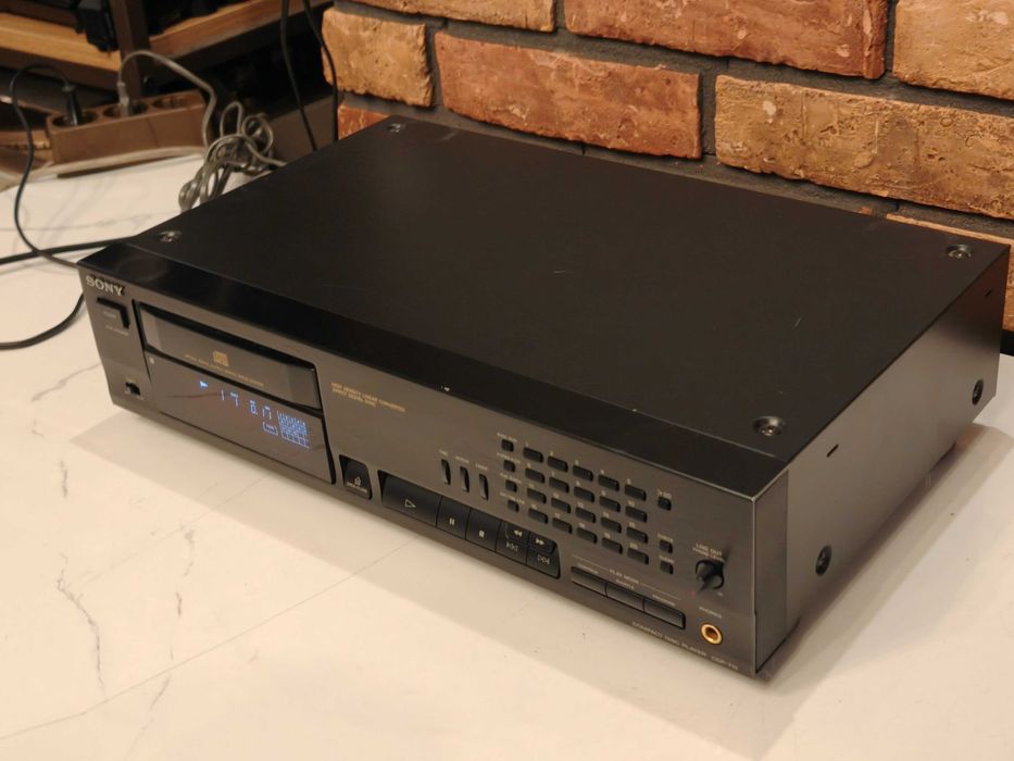SONY CDP-711 ! Znakomity odtwarzacz CD ! OKAZJA