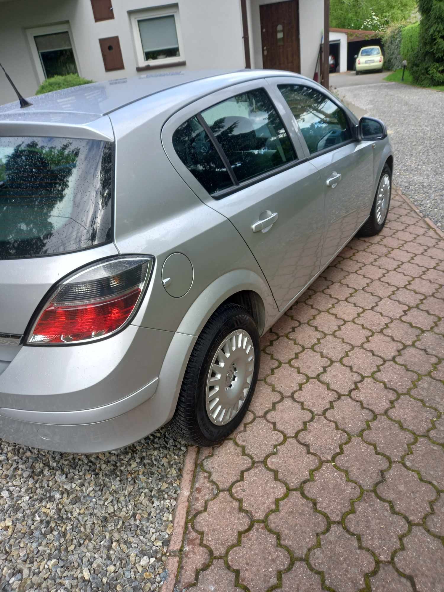 Opel Astra 1,4pb*2010*