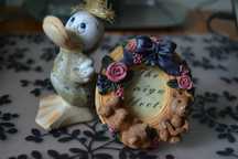Ozdoby do pokoju malutka ramka misie i róże oraz kaczka ceramiczna