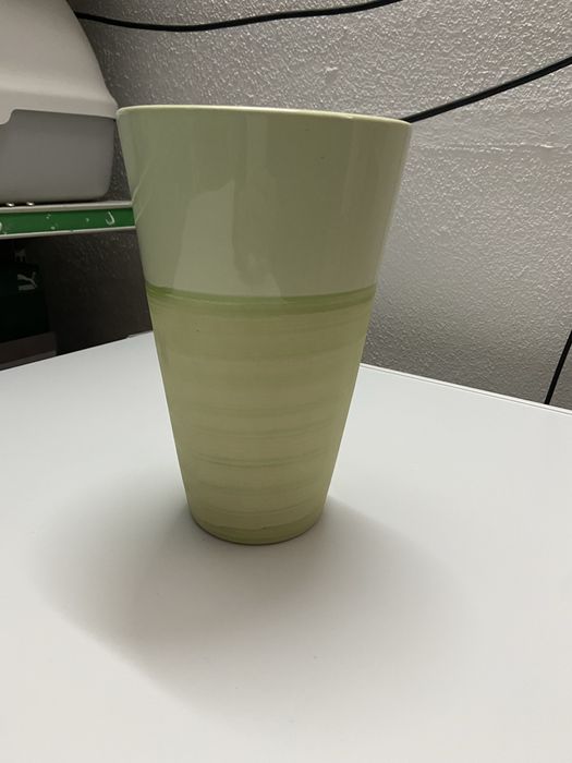 Jarrao de barro e vaso de ceramica