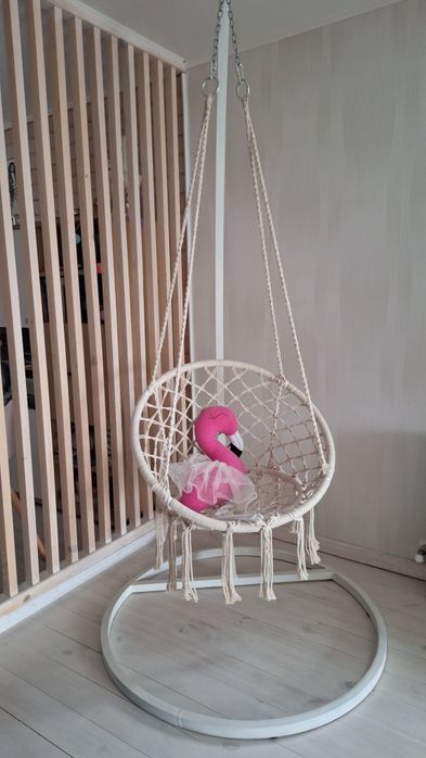 Качеля кокон з іграшкою фламінго