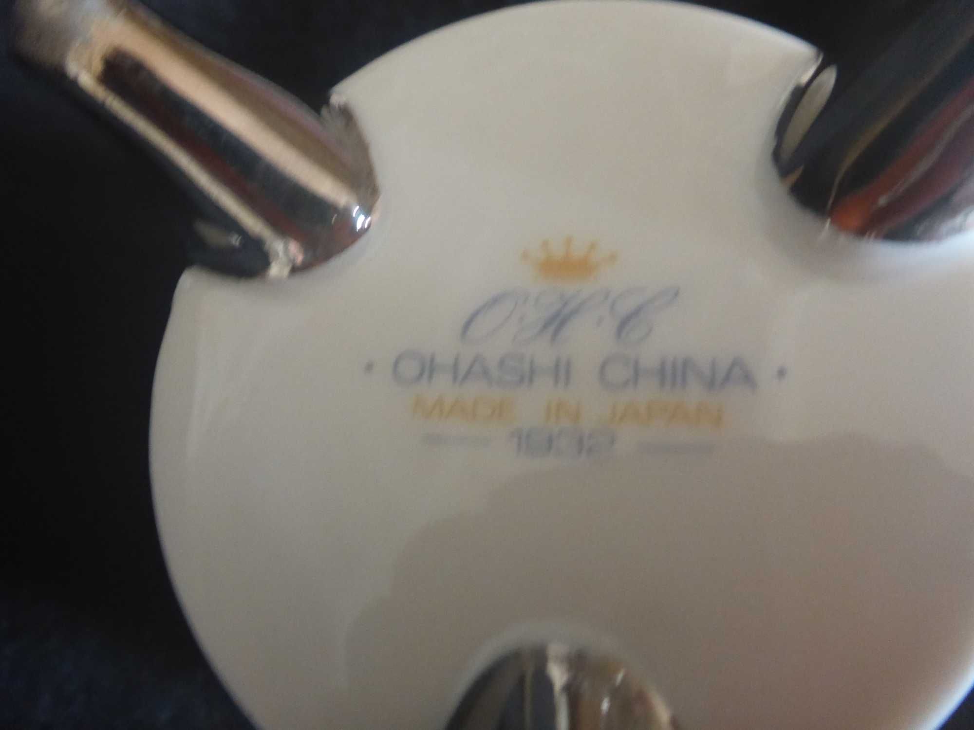 Ohashi China 1932 Chávena 3 pés e pires em porcelana com rebordo prata