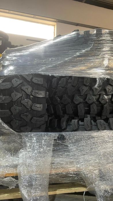 Pneus novos 33x12.5R15