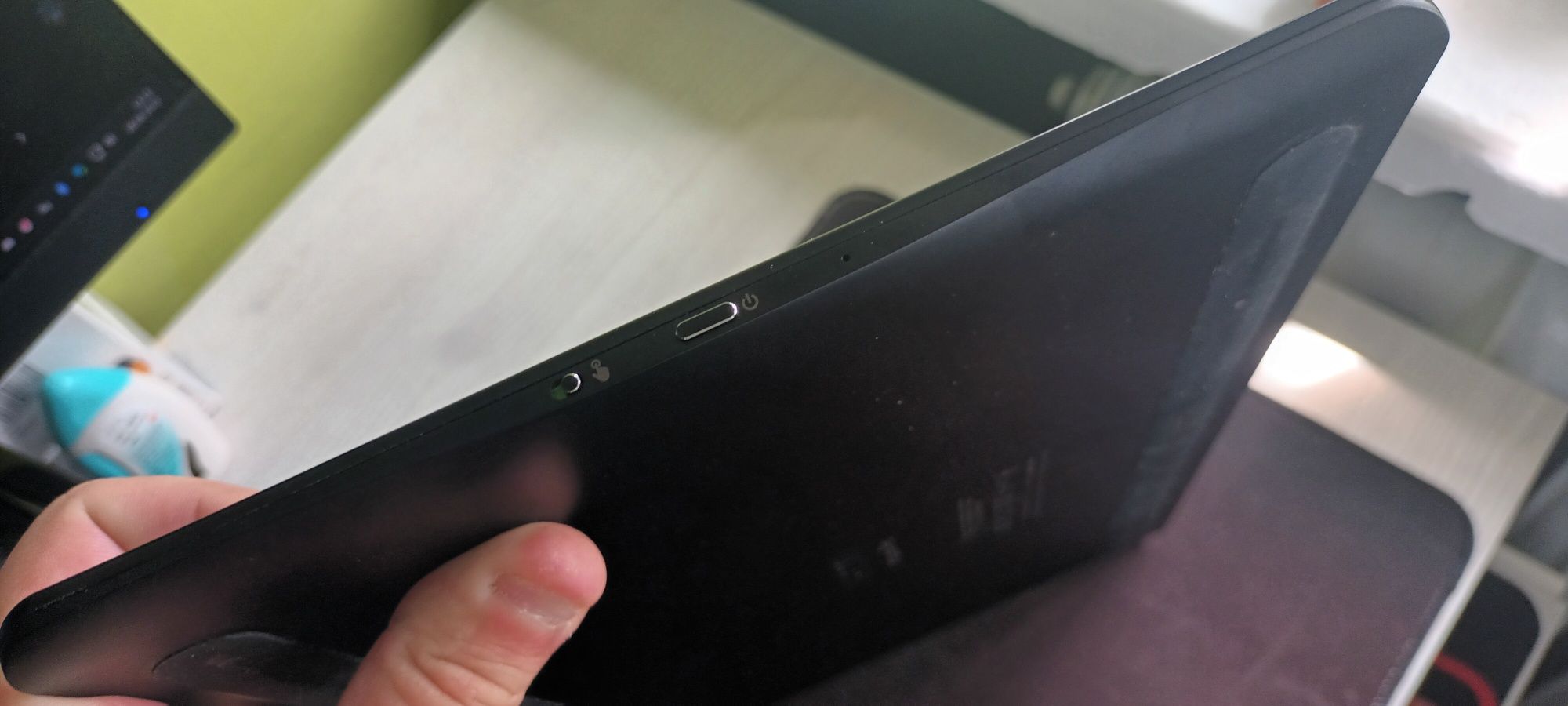 Tablet graficzny Wacom Intuos Pro PTH-660 + piórko + podstawka
