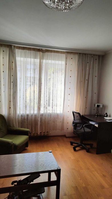 Продаж 2 кім.кв вул. Мазепи (початок), 3/9 цегла.