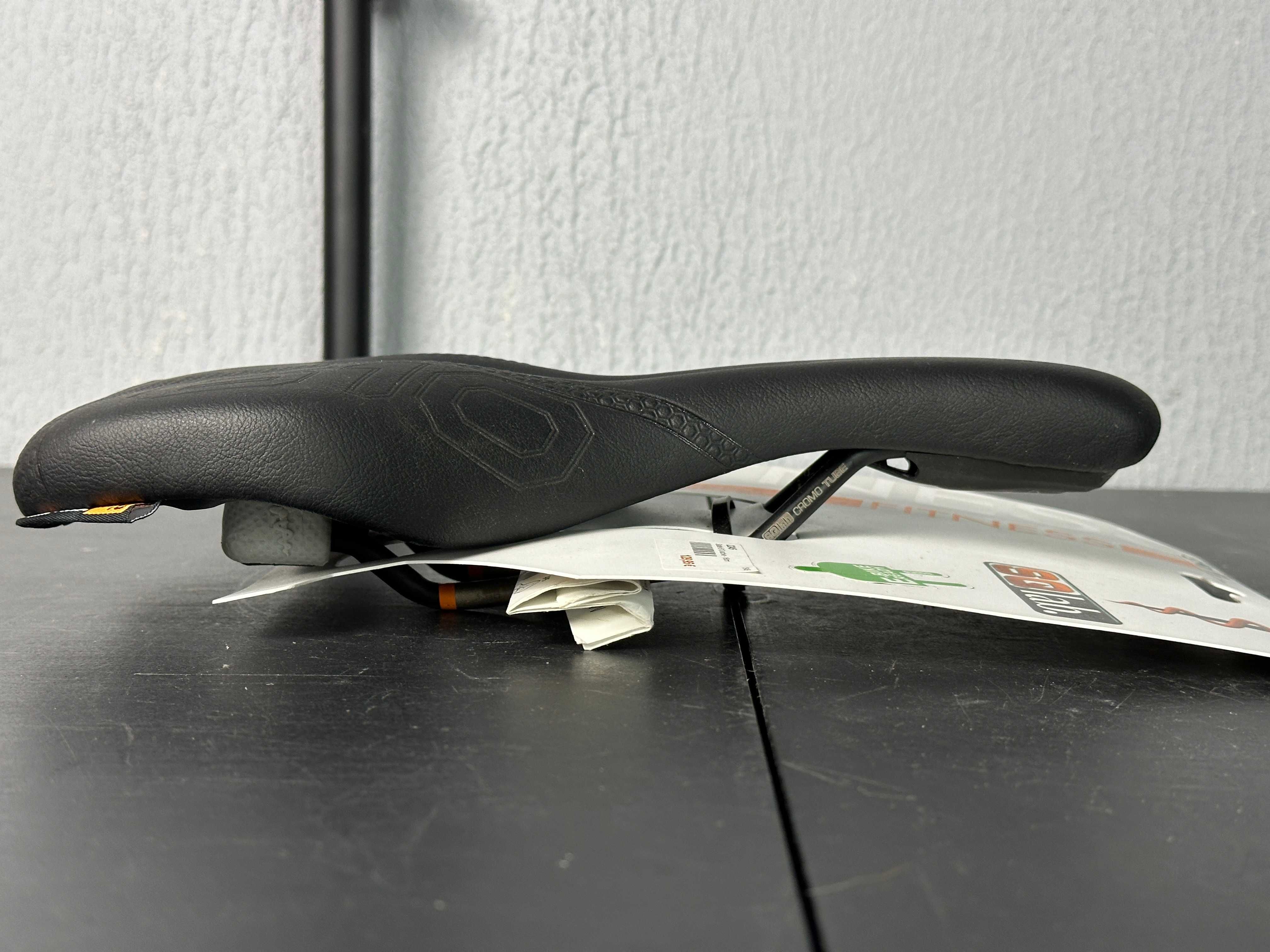 Siodełko SQ LAB 610 ACTIVE 16cm