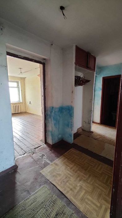 Продаж 4 кімн квартири 83кв.м. в цегляному будинку